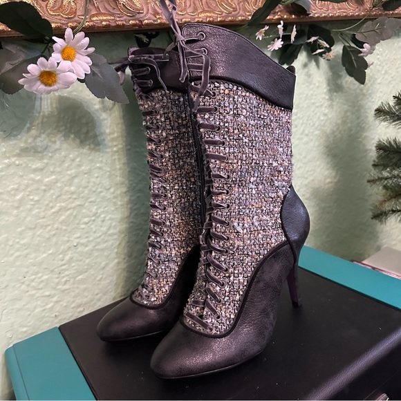 Poetic License Go Bananas Tweed Lace Up Booties sz 7 38 - Picture 2 of 12